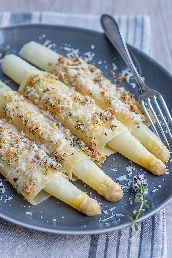Spargel-Cannelloni mit Thymianbutter